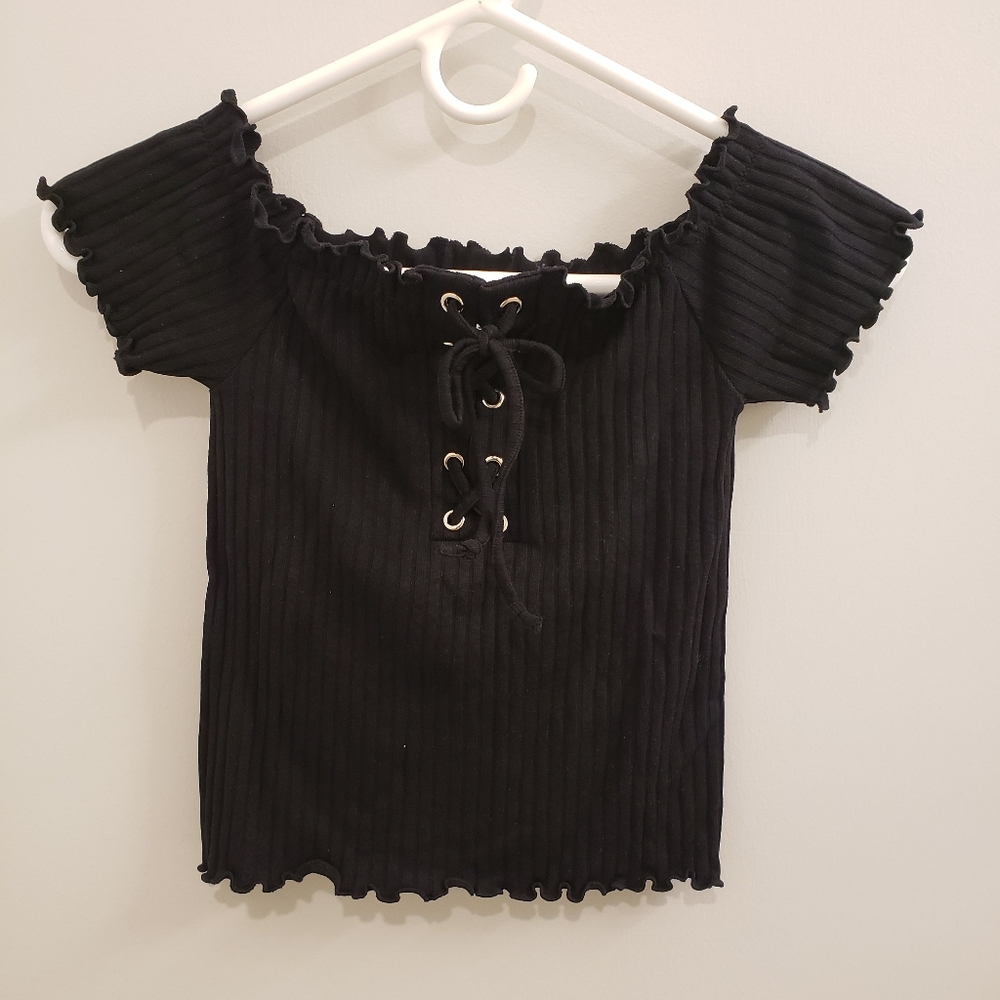 off the shoulder stretchy lettuce trim cropped top